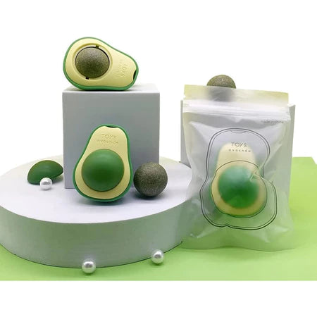 Abacate de brinquedo com bolinha de erva do gato